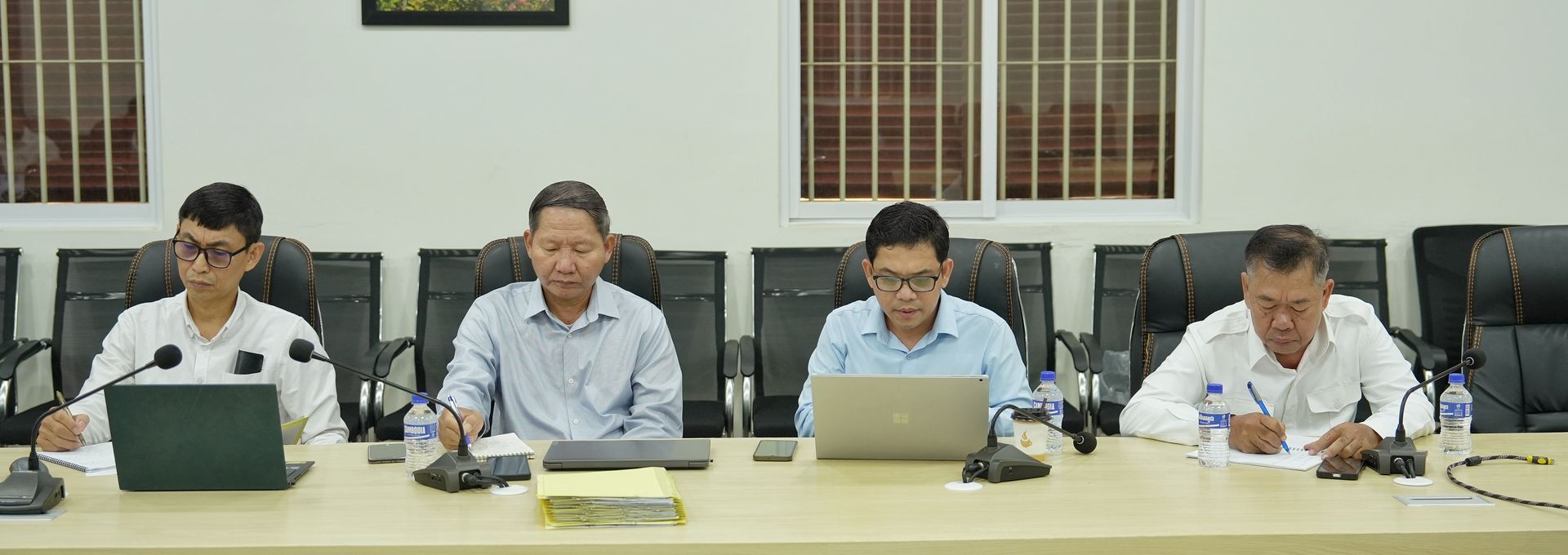 ការអភិវឌ្ឍសមត្ថភាពភាពជាអ្នកដឹកនាំដល់បុគ្គលិកអប់រំថ្នាក់ក្រោមជាតិ