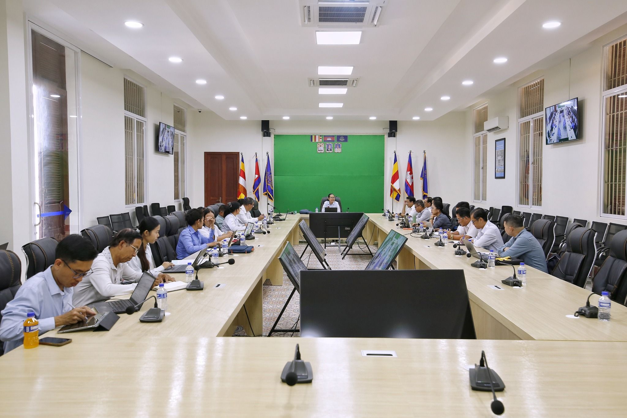 កិច្ចប្រជុំស្តីពី "ការពិនិត្យវឌ្ឍនភាពការងារ និងផែនការបន្តរបស់អង្គភាពក្រោមចំណុះអគ្គនាយកដ្ឋាន និងវិក្រឹតការ" - Image 2